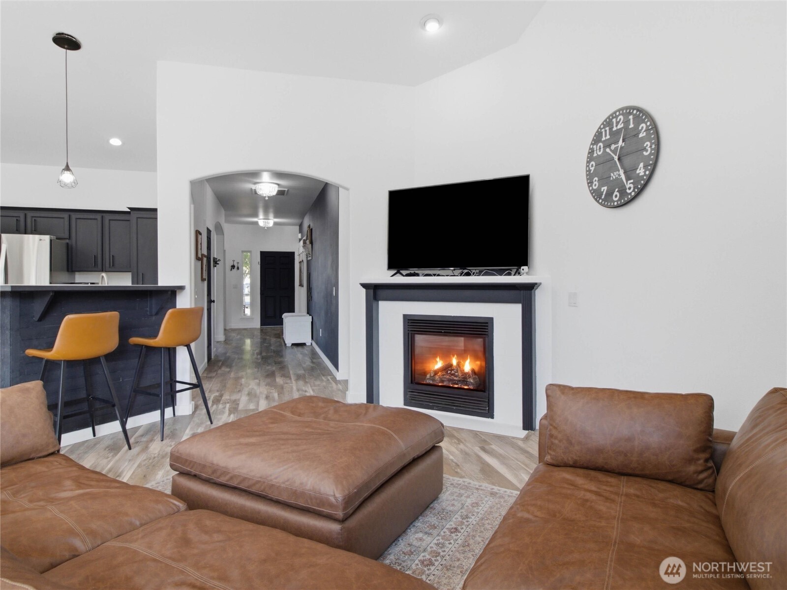 7253 Radius Loop Property Photo 12
