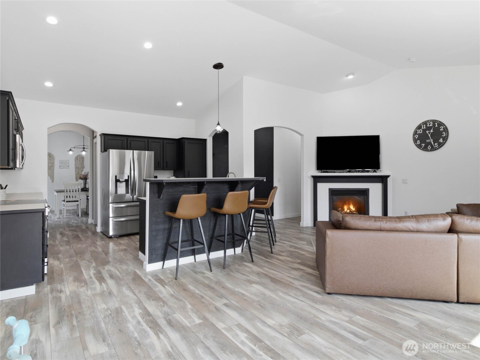 7253 Radius Loop Property Photo 13
