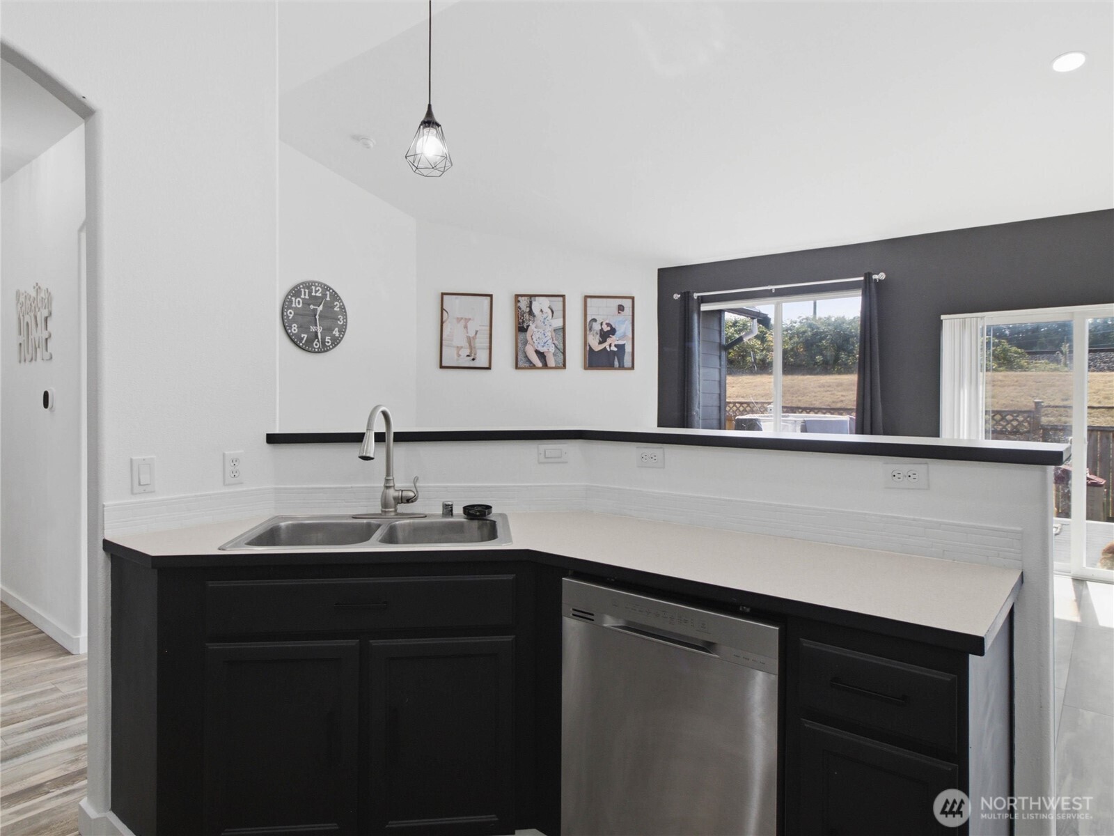 7253 Radius Loop Property Photo 18