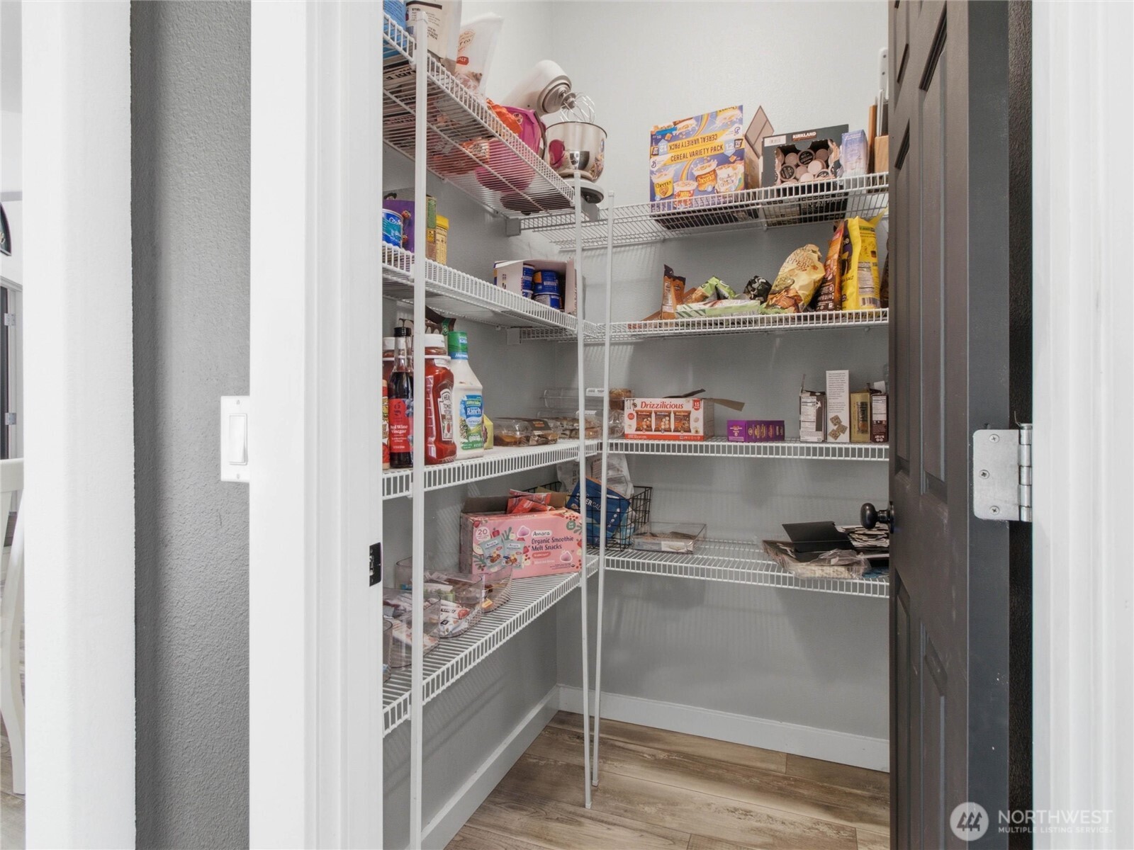 7253 Radius Loop Property Photo 20