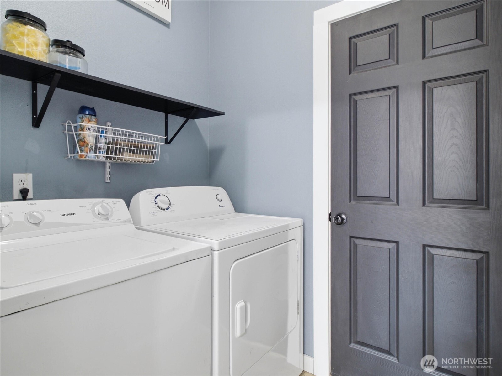 7253 Radius Loop Property Photo 33