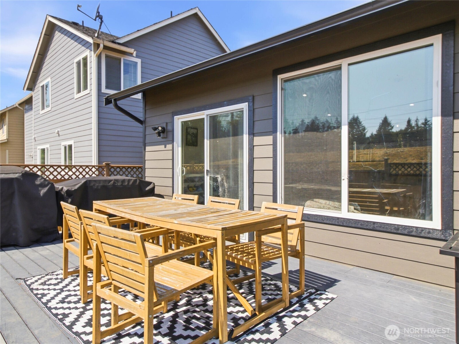 7253 Radius Loop Property Photo 36