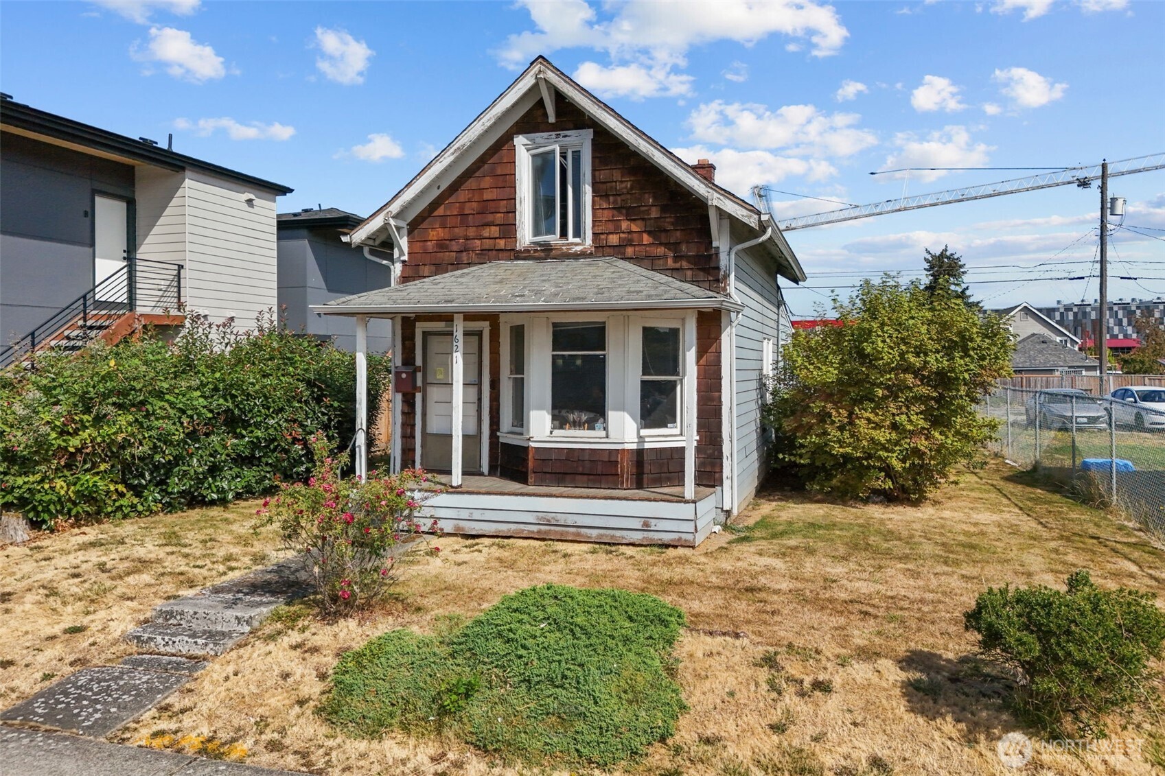 1621 E 32nd Street Property Photo 1