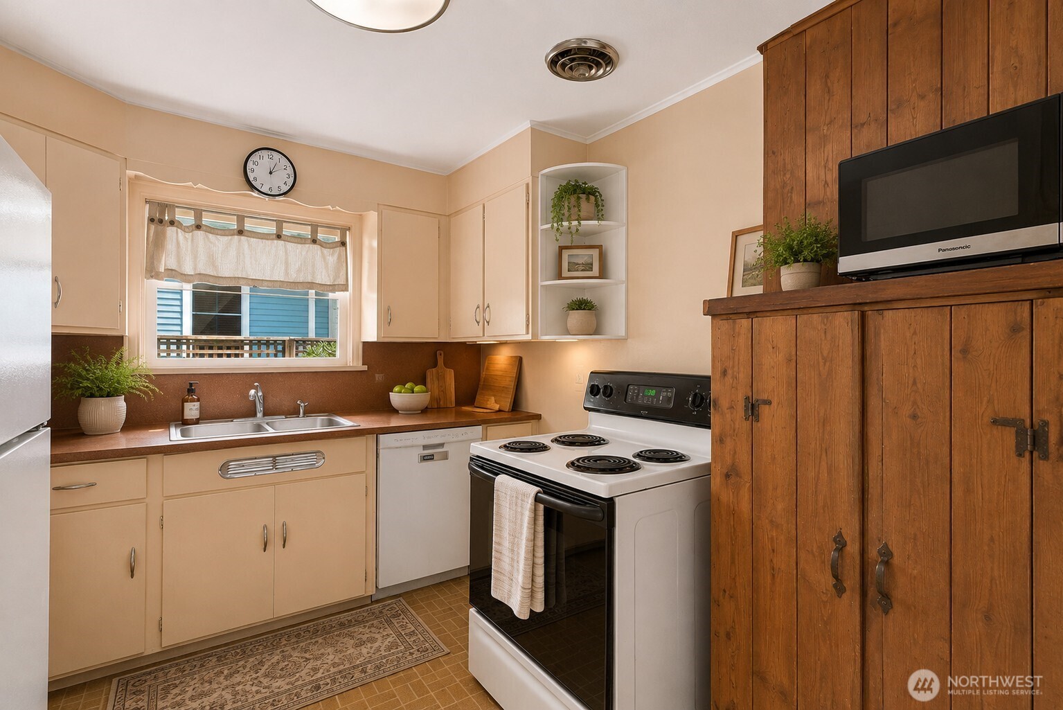 8431 309th Place Property Photo 9