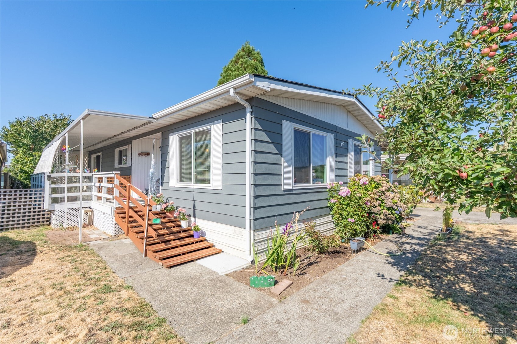 3516 Harrison Avenue N Property Photo 3
