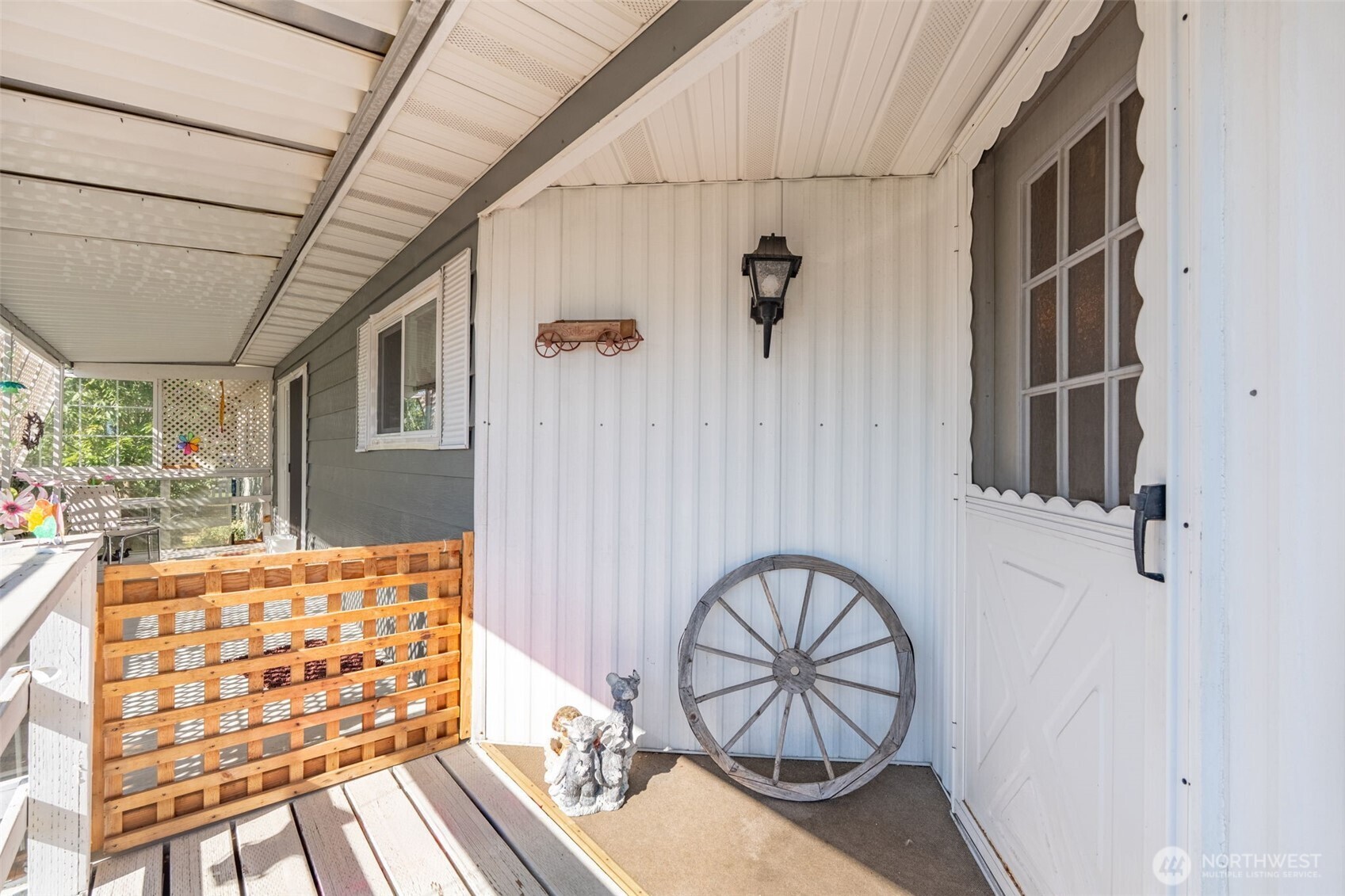 3516 Harrison Avenue N Property Photo 5