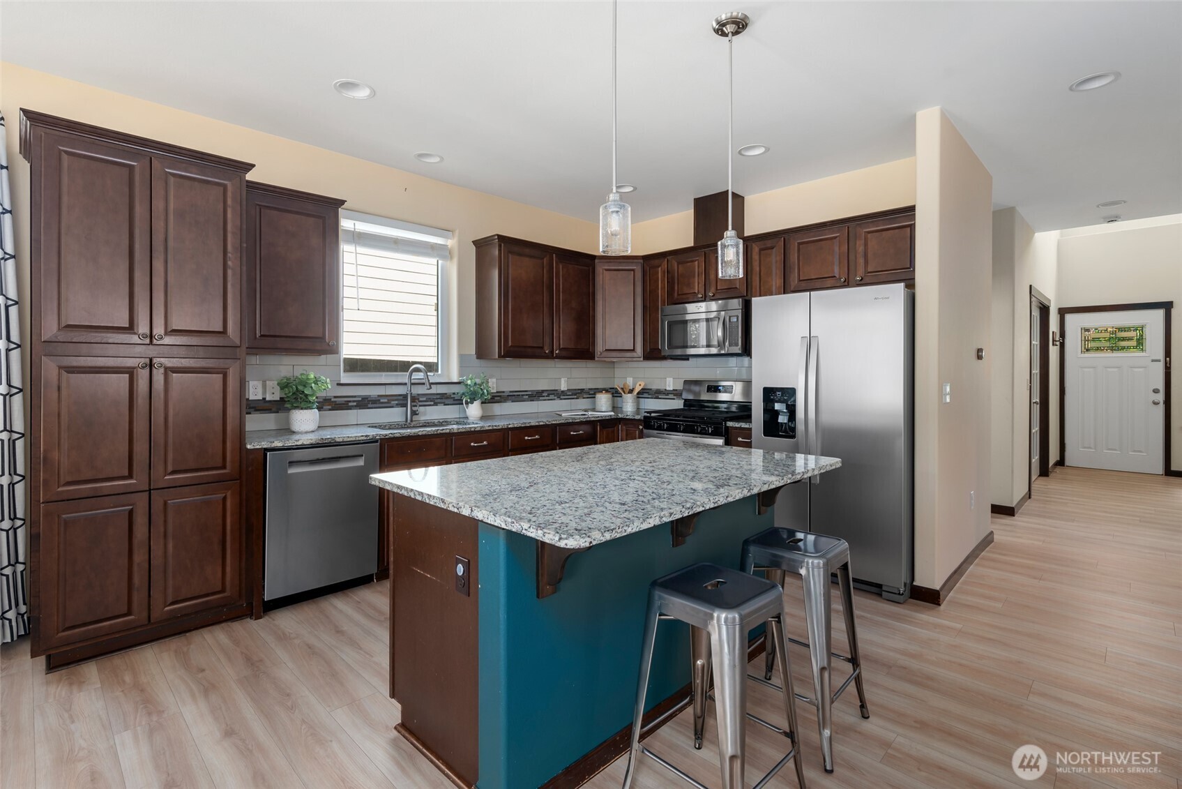 1873 Sw Downfield Way Property Photo 10
