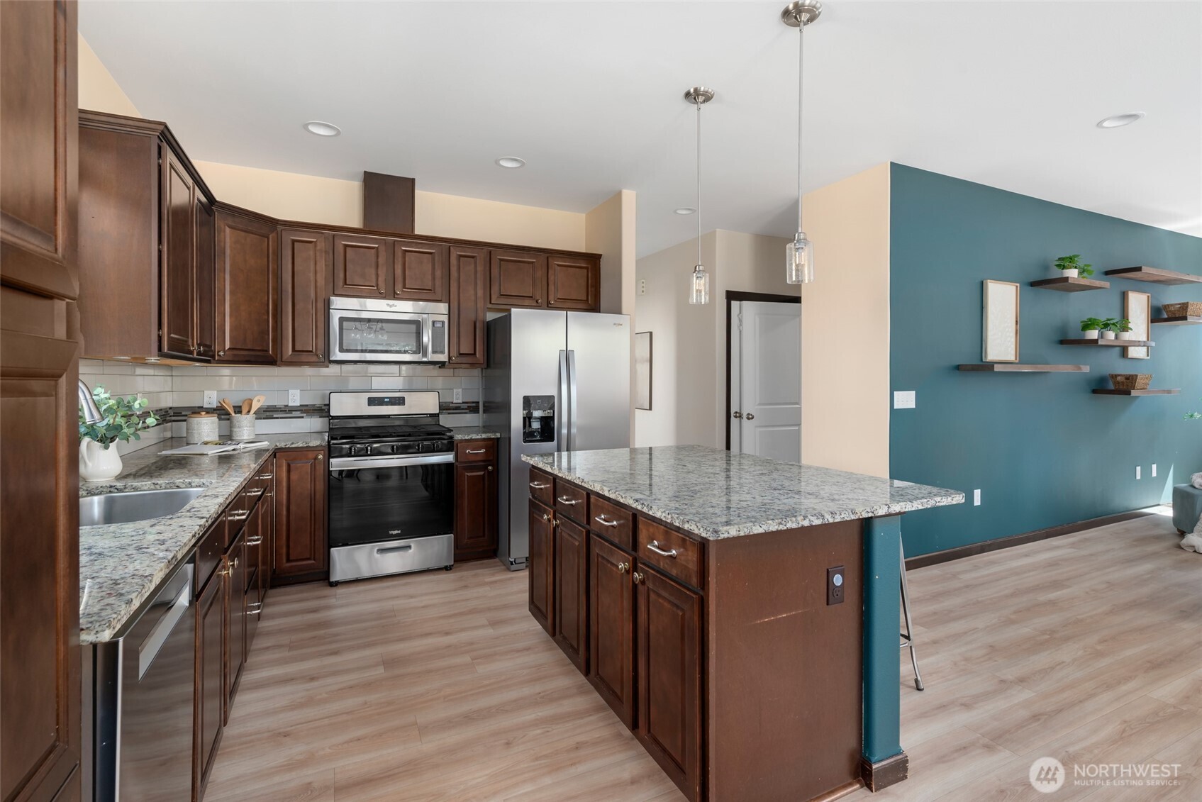 1873 Sw Downfield Way Property Photo 11
