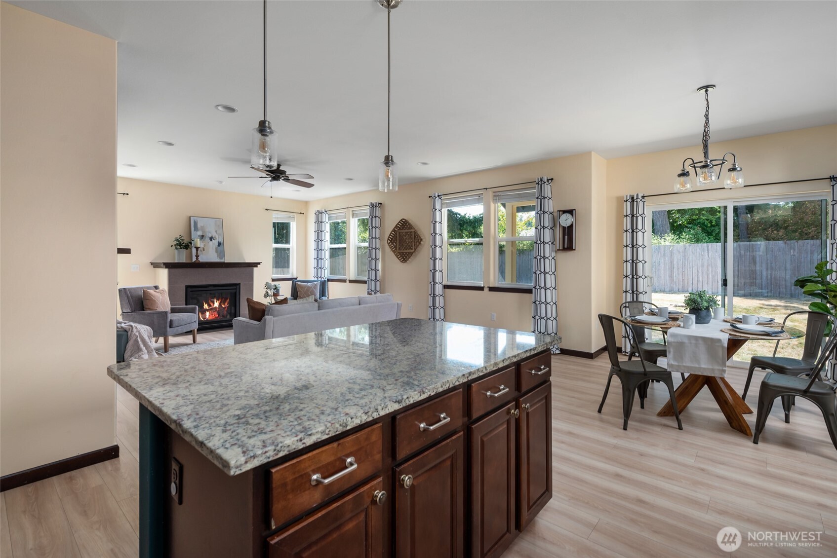 1873 Sw Downfield Way Property Photo 12