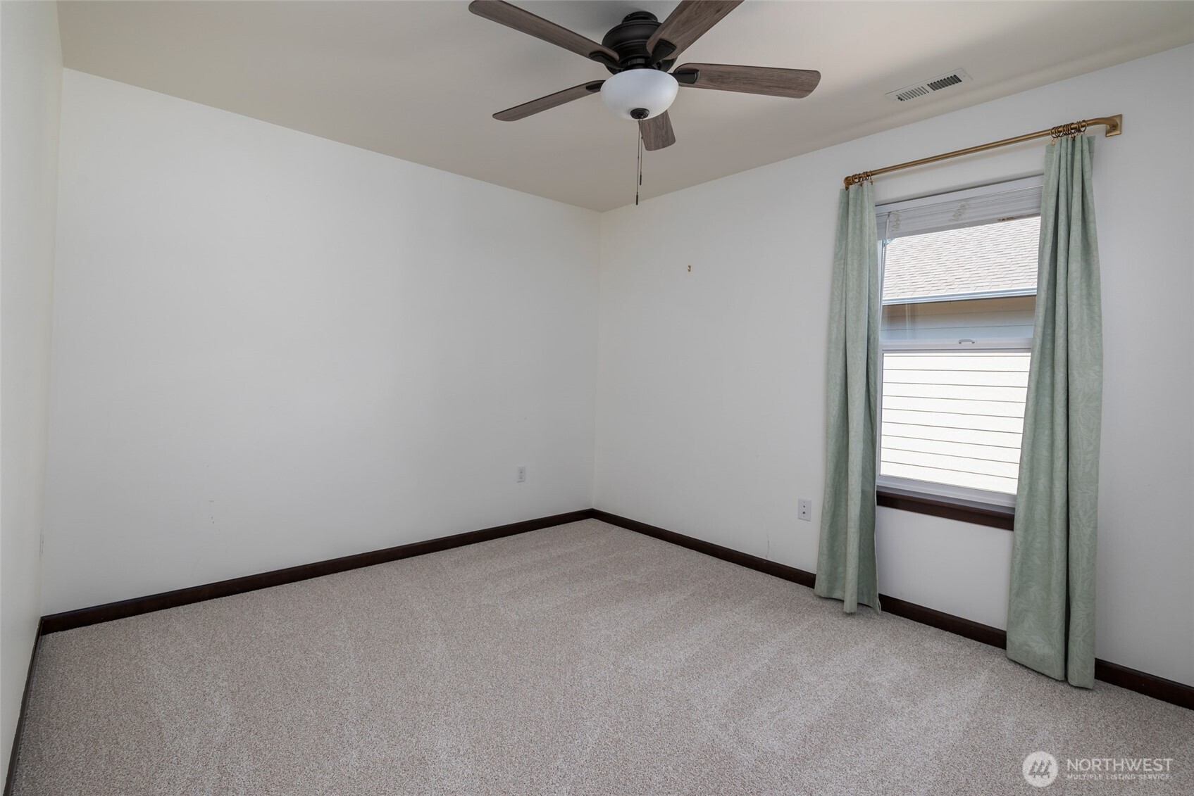 1873 Sw Downfield Way Property Photo 32