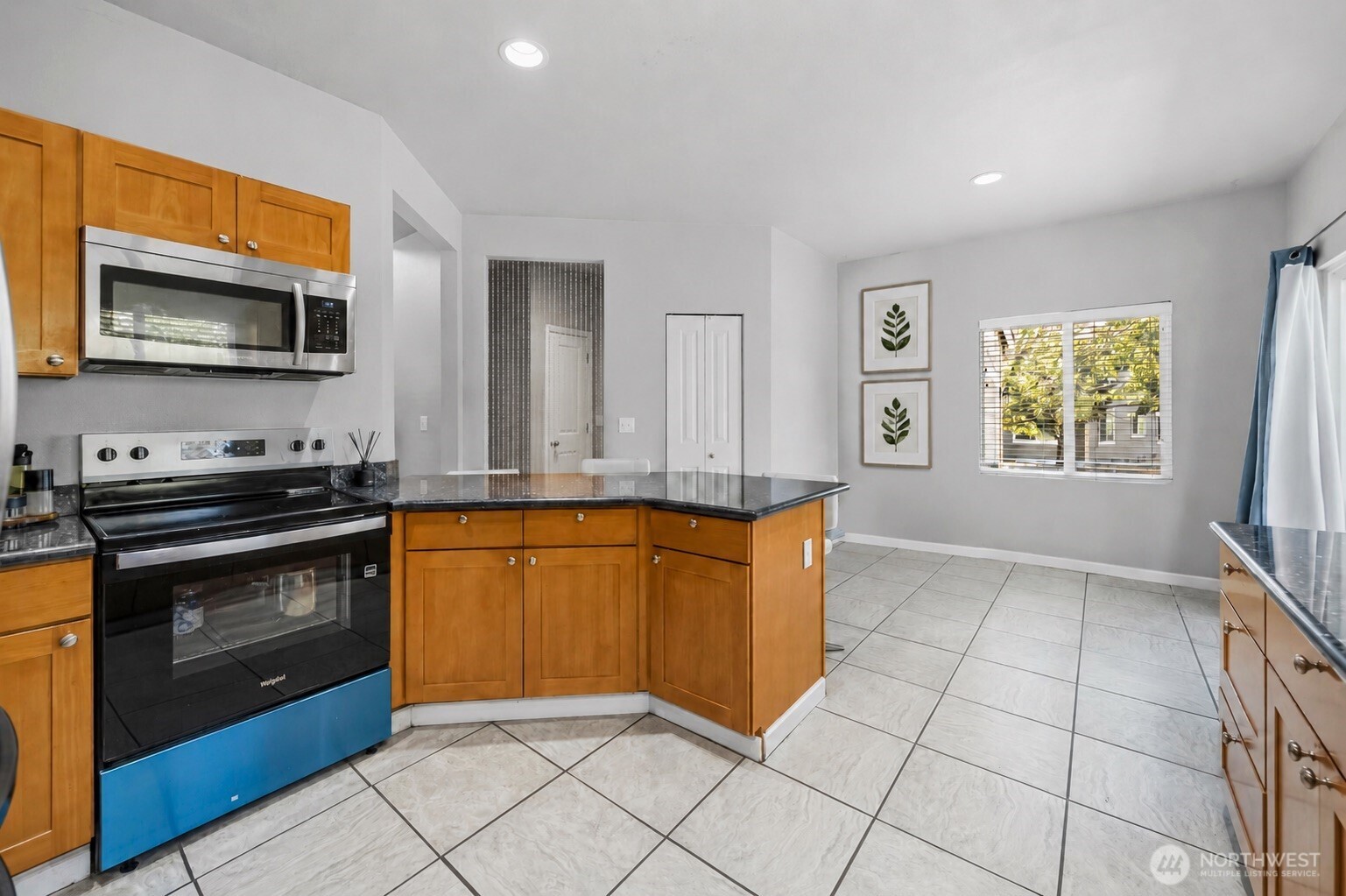 16901 Woodside Drive Property Photo 9