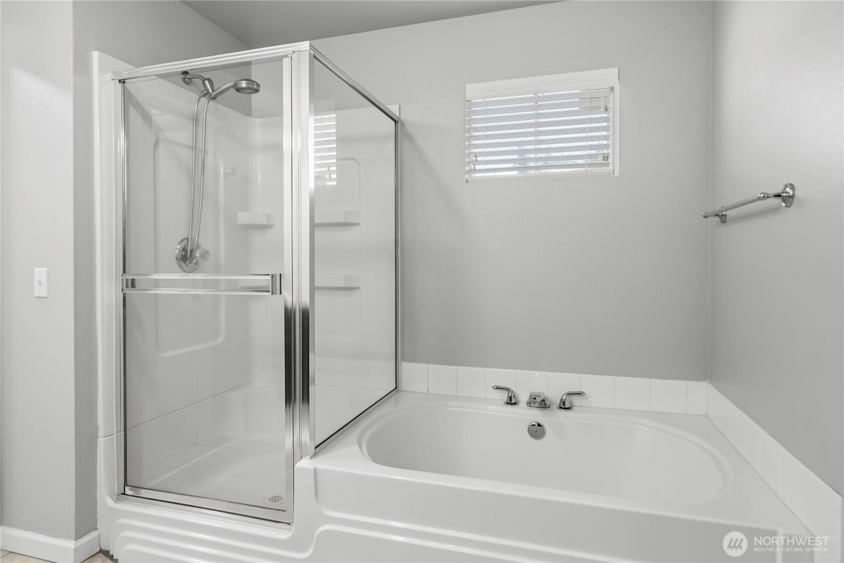 16901 Woodside Drive Property Photo 20