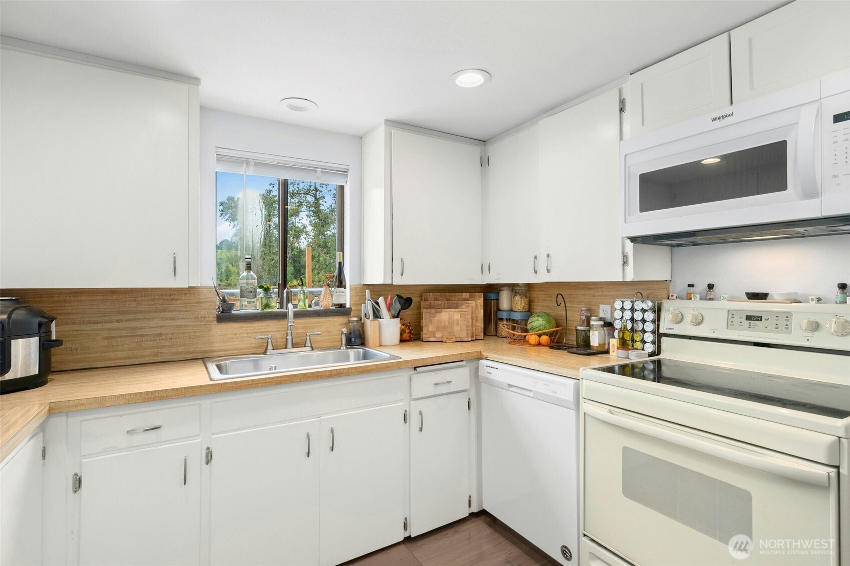 515 1st Street Property Photo 8