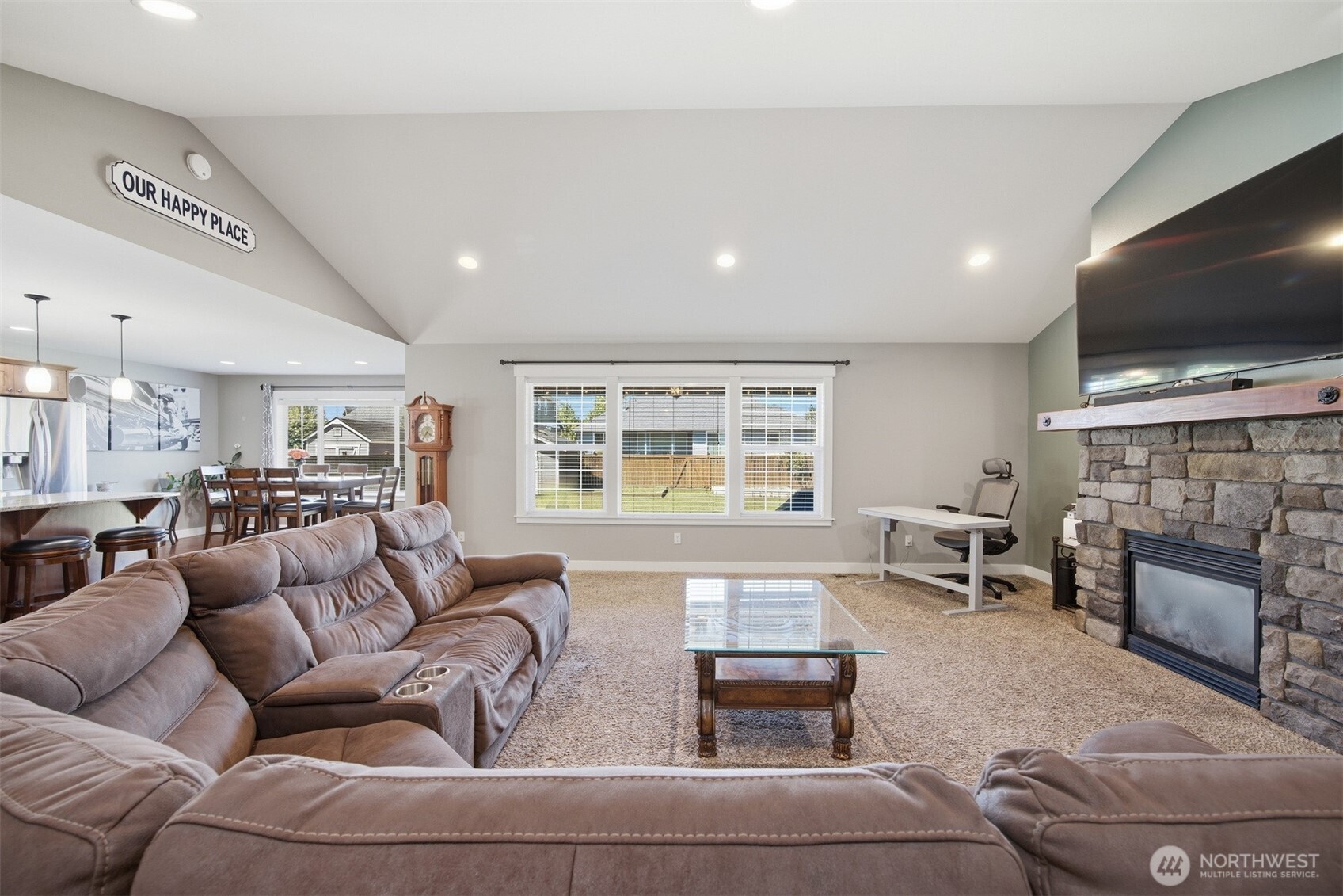 803 Mapleridge Drive Property Photo 4