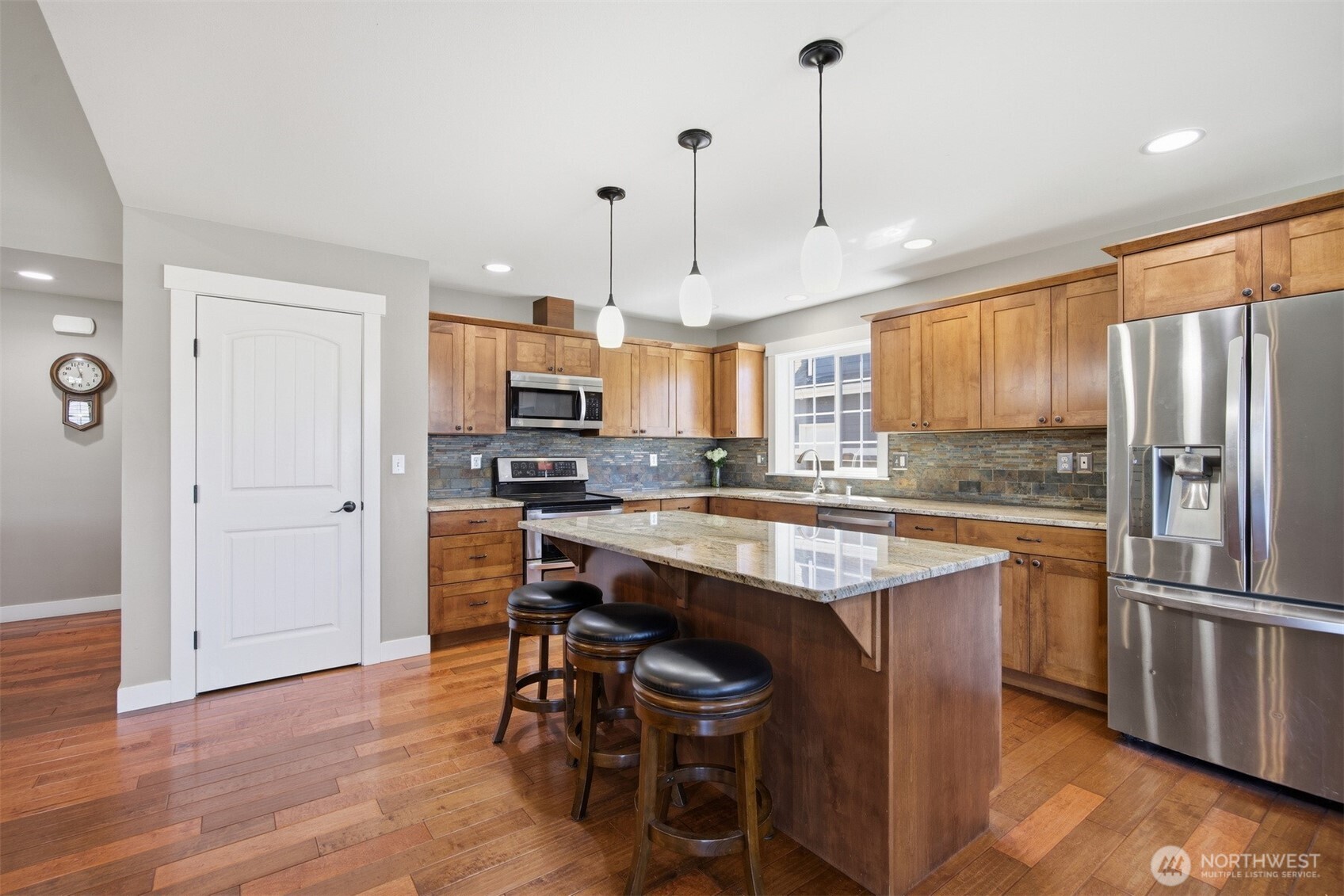803 Mapleridge Drive Property Photo 10