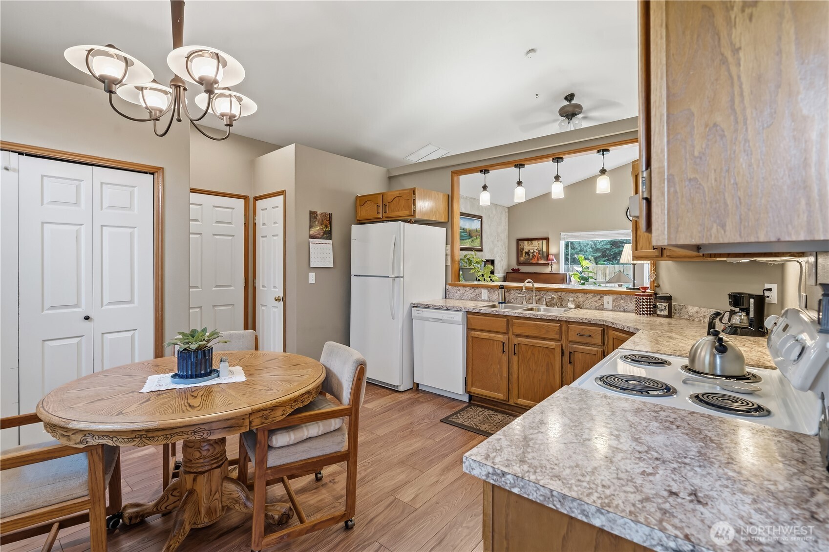 12 S Charles Street Property Photo 8