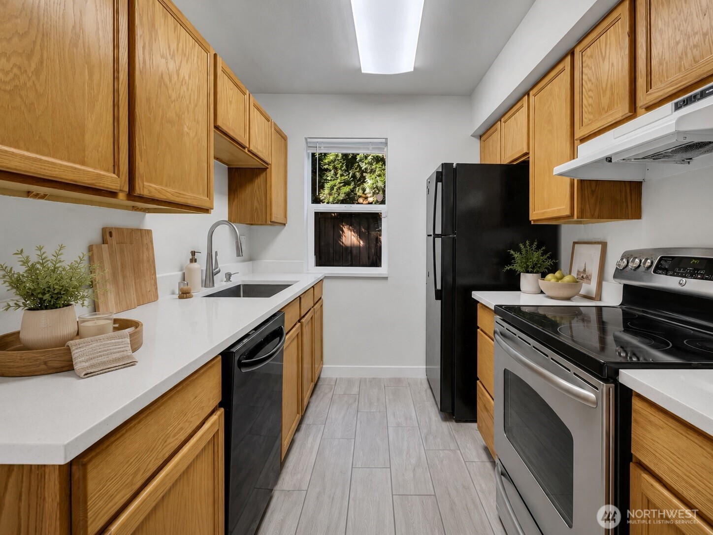 1939 I Street C Property Photo 7