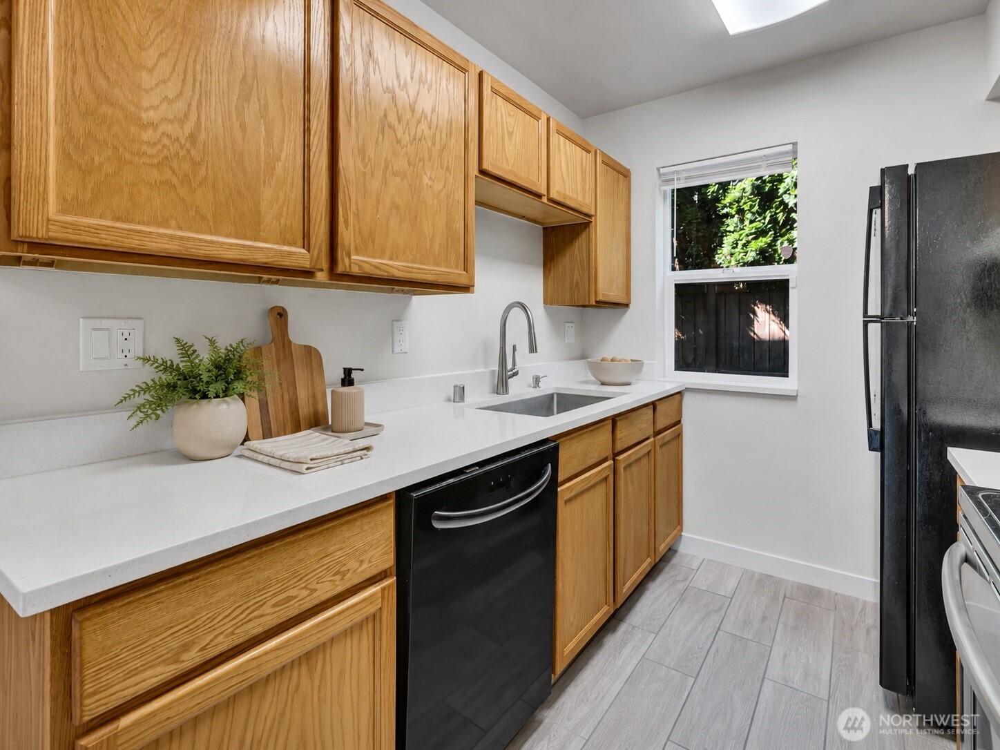 1939 I Street C Property Photo 9