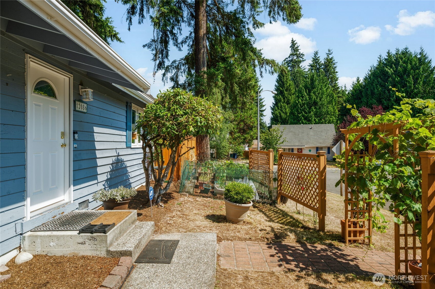 12086 Ne 137th Court Property Photo 3