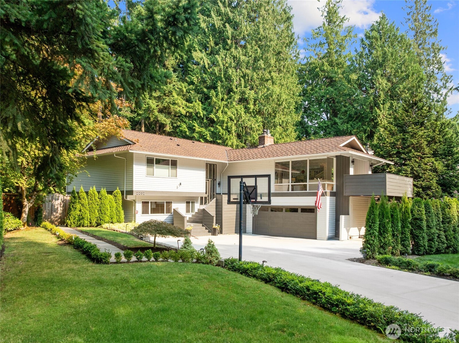 2202 Sahalee Drive Property Photo 1