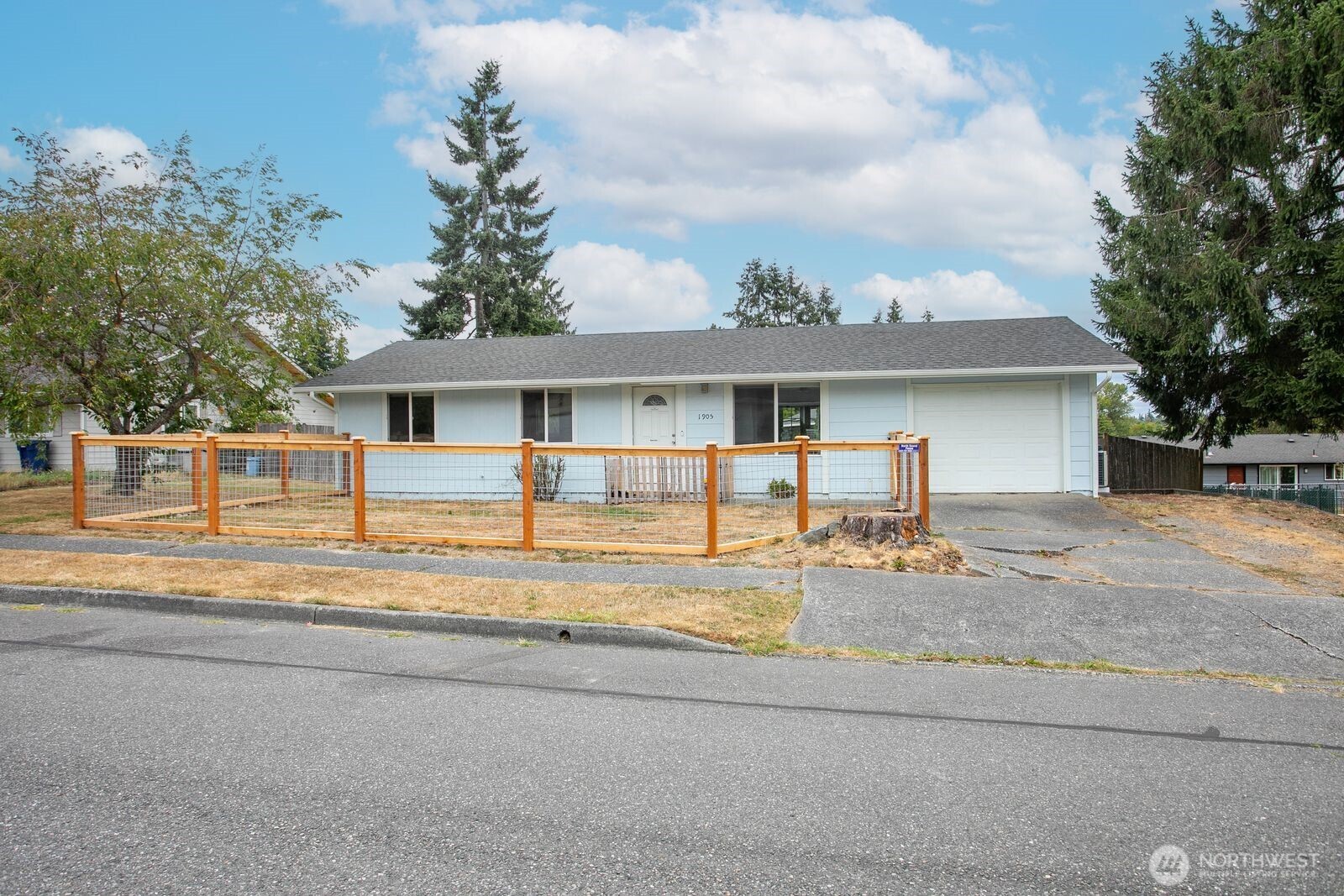 1905 E Belair Drive Property Photo 1