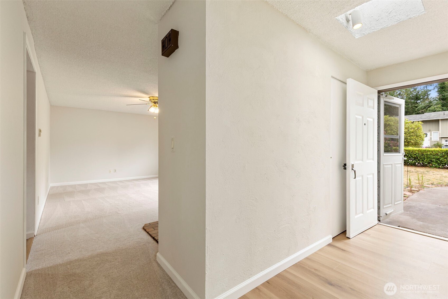 2920 Aegean Boulevard Property Photo 6