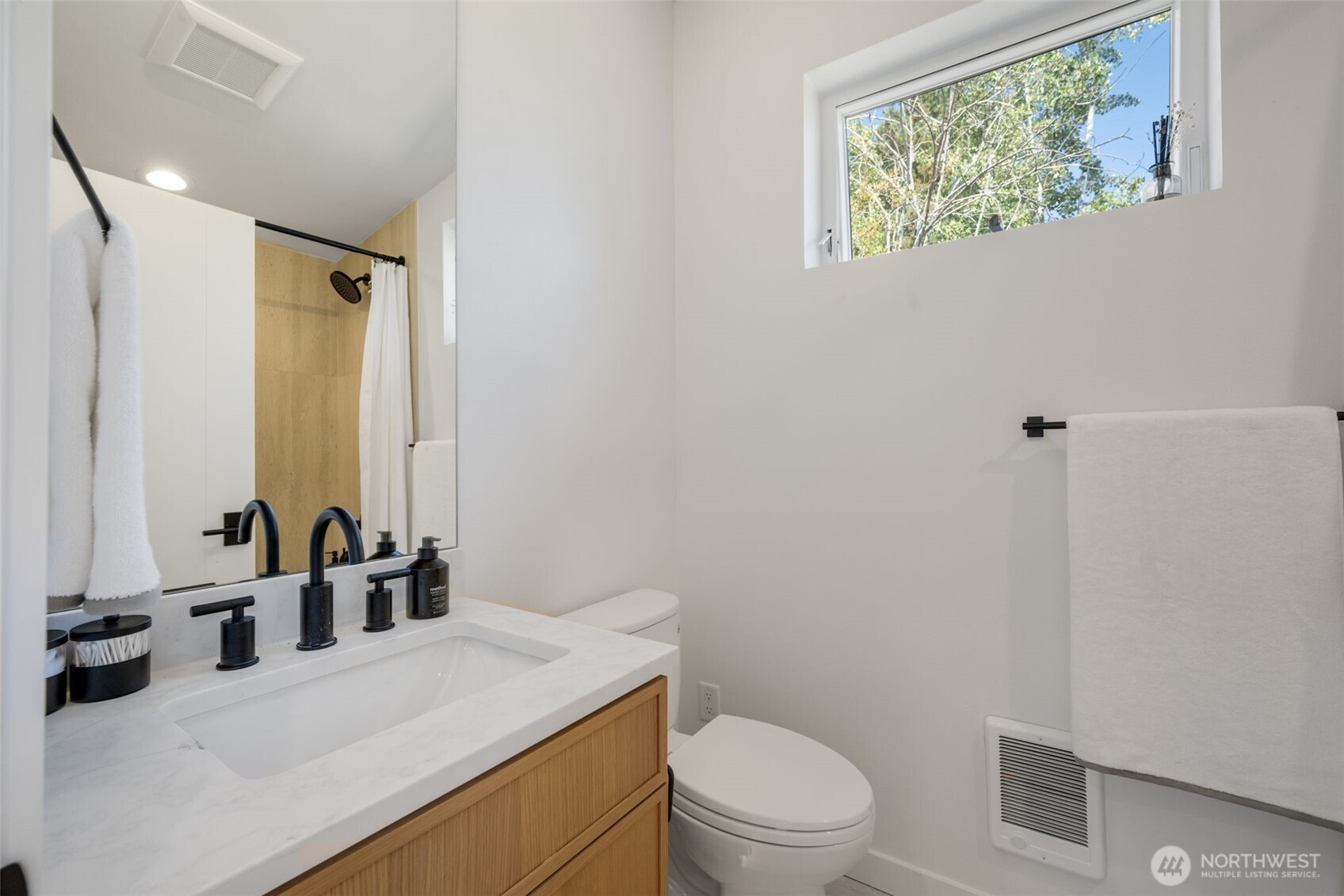 4219 51st Avenue B Property Photo 18