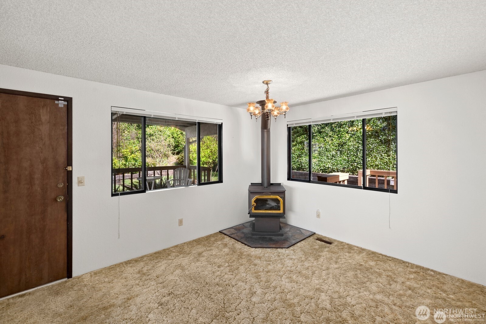 7821 East Side Drive Property Photo 9