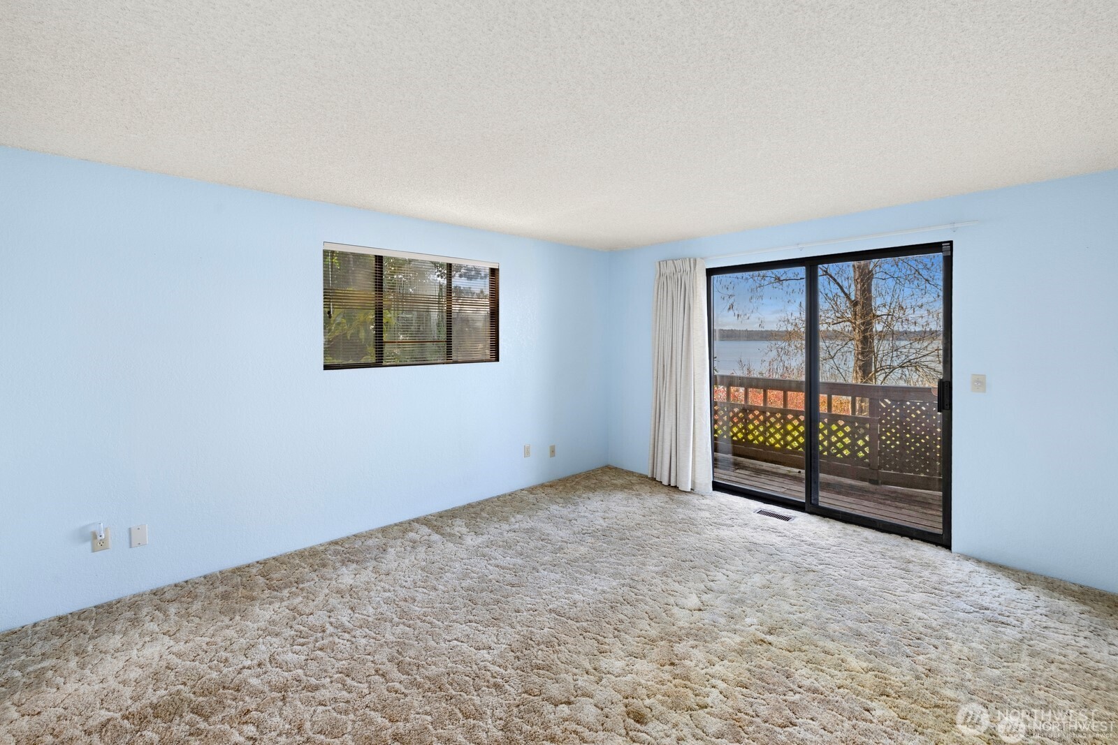 7821 East Side Drive Property Photo 10