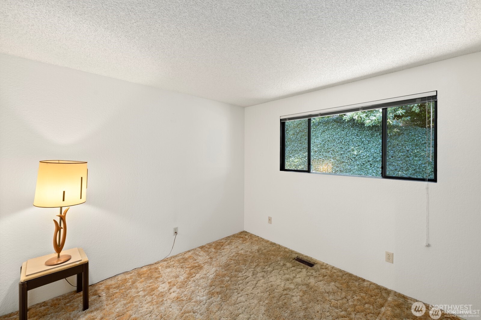 7821 East Side Drive Property Photo 14