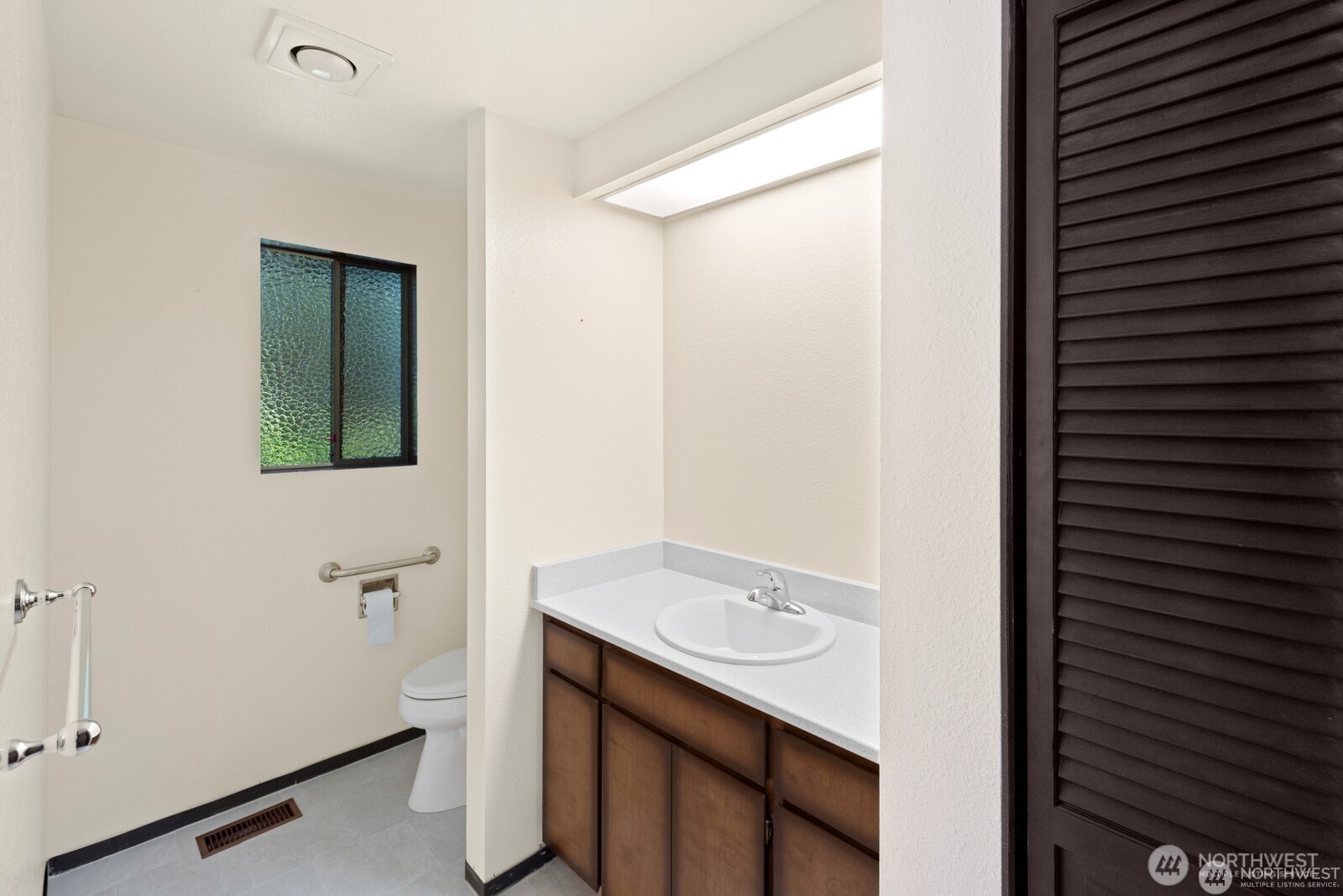 7821 East Side Drive Property Photo 15