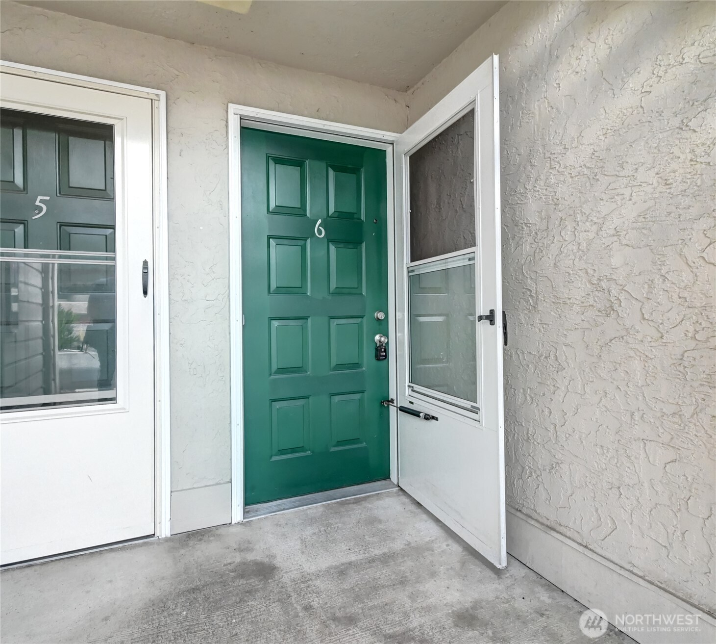 1102 8th Street 6 Property Photo 2