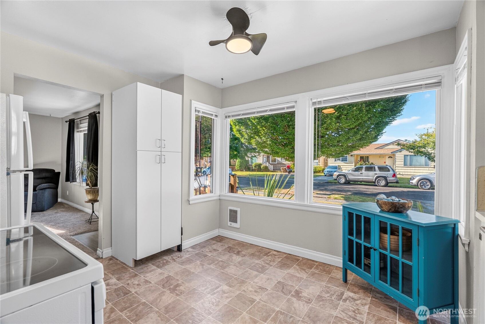 3129 Fir Street Property Photo 5