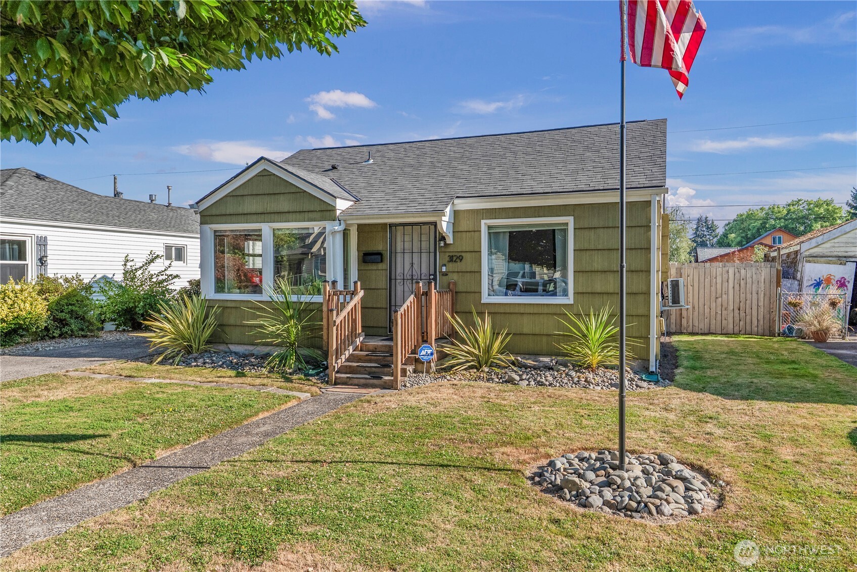 3129 Fir Street Property Photo 8