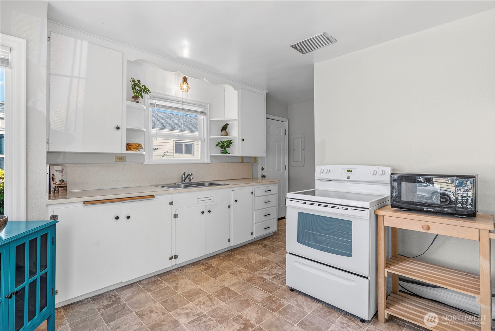 3129 Fir Street Property Photo 13