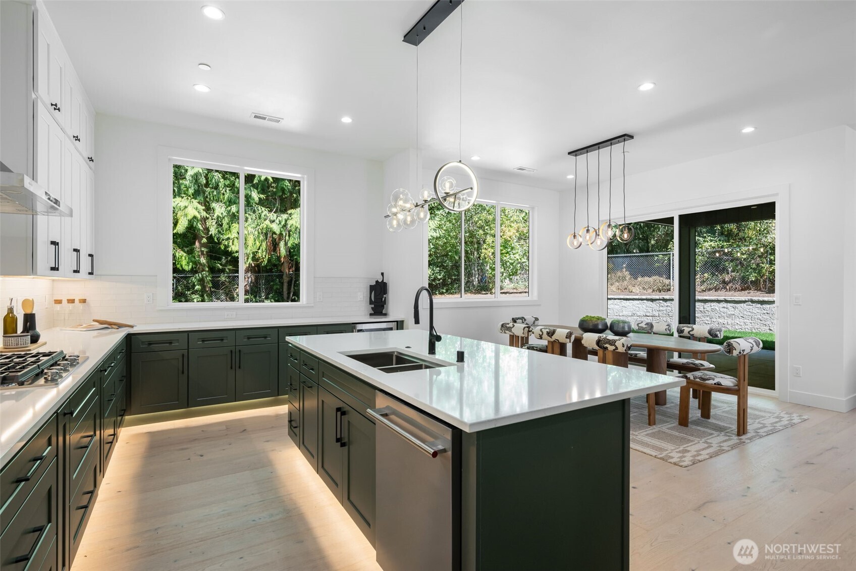 2407 192nd Street Property Photo 9