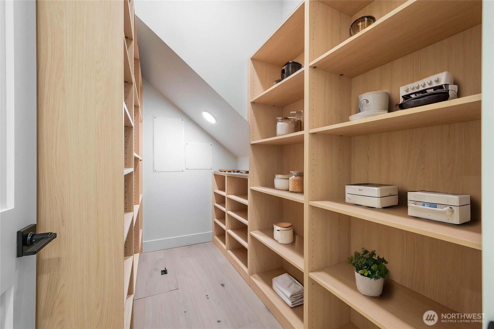2407 192nd Street Property Photo 12