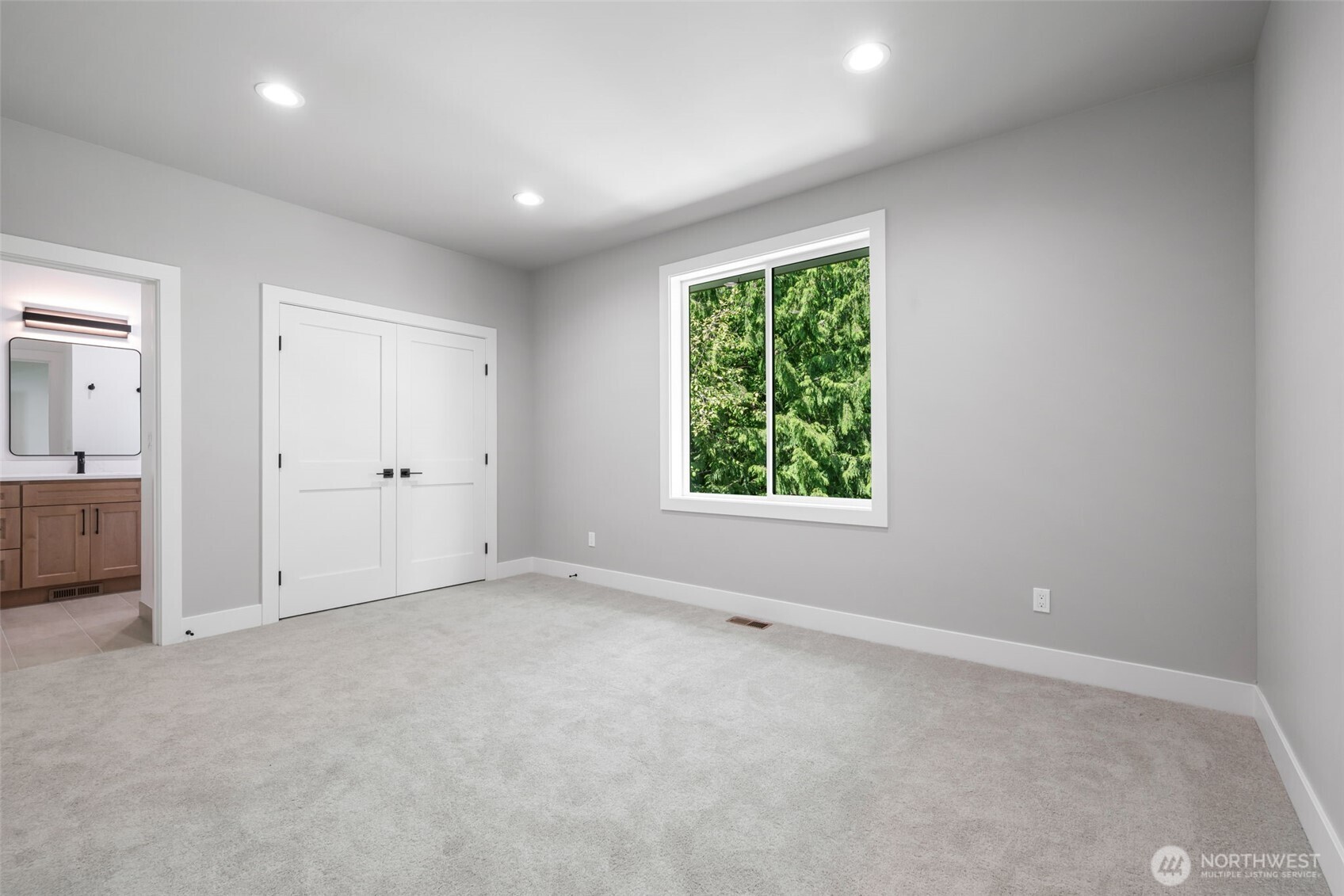 2407 192nd Street Property Photo 29