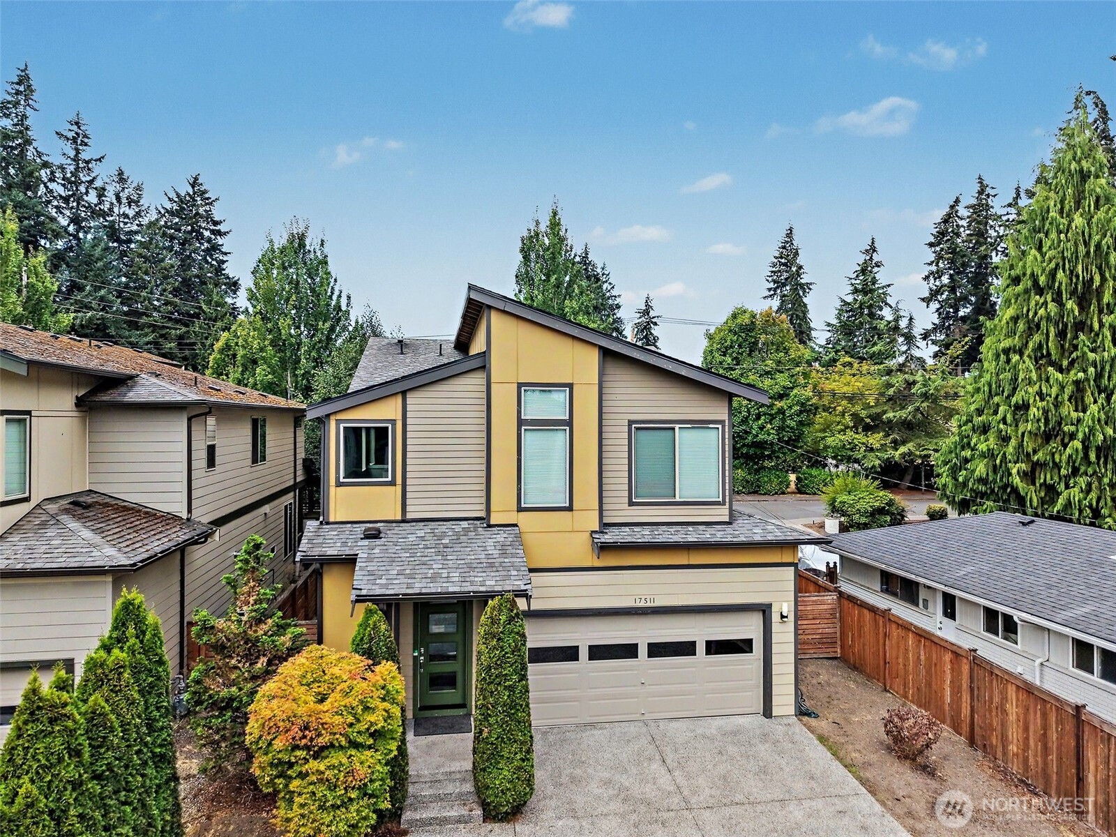 17511 92nd Place Property Photo 1