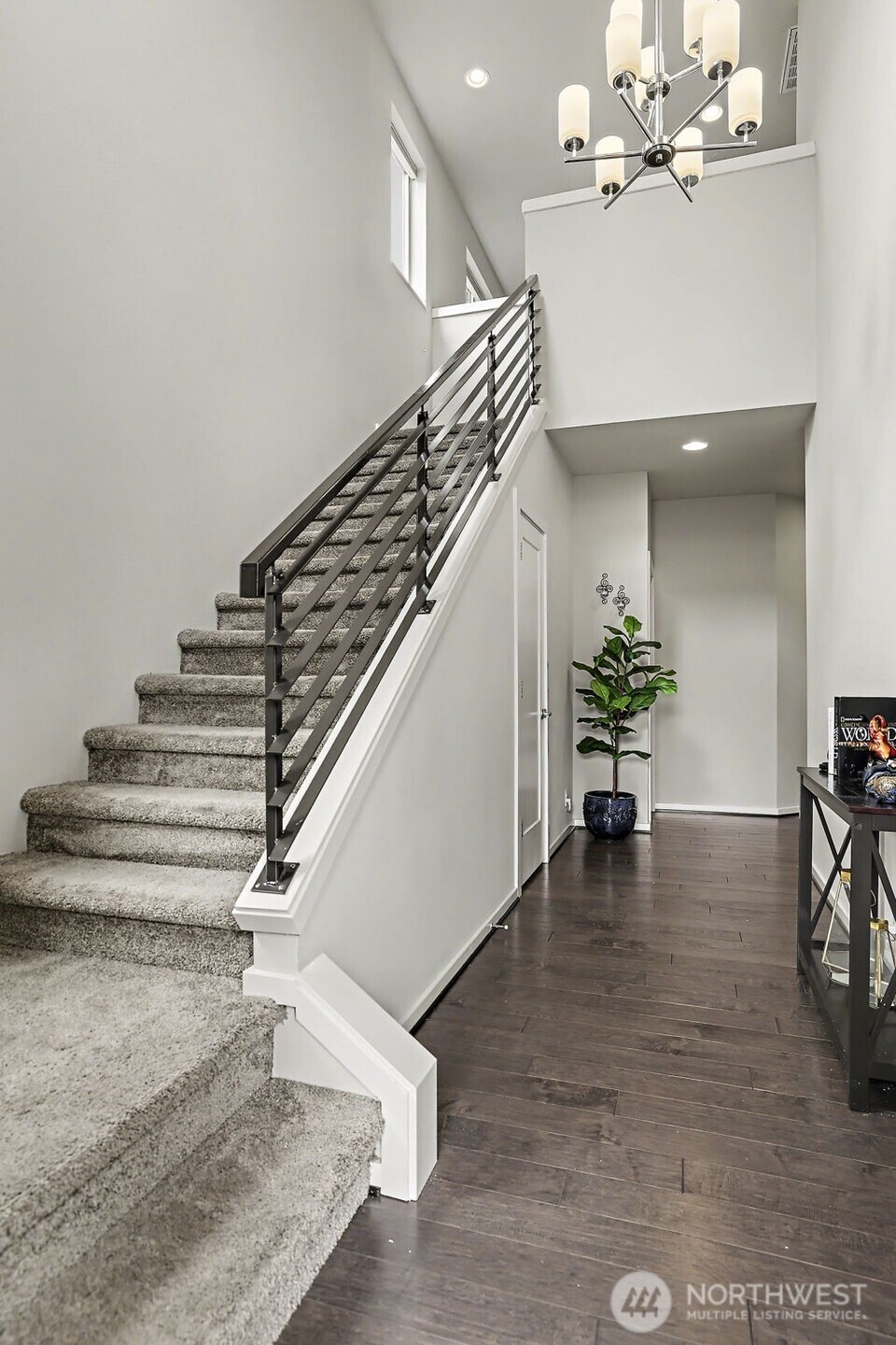 17511 92nd Place Property Photo 3