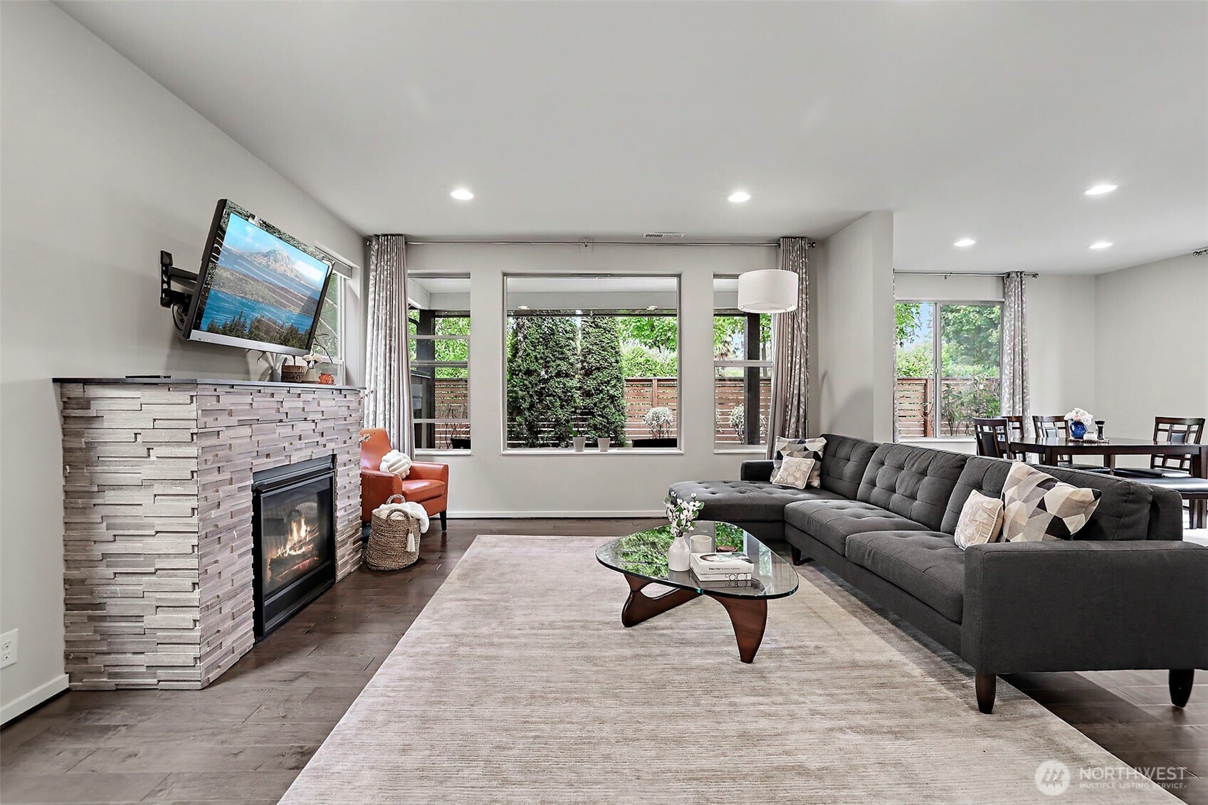 17511 92nd Place Property Photo 6