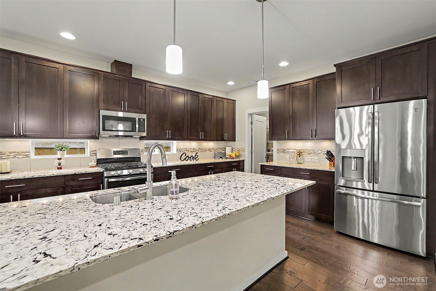17511 92nd Place Property Photo 9