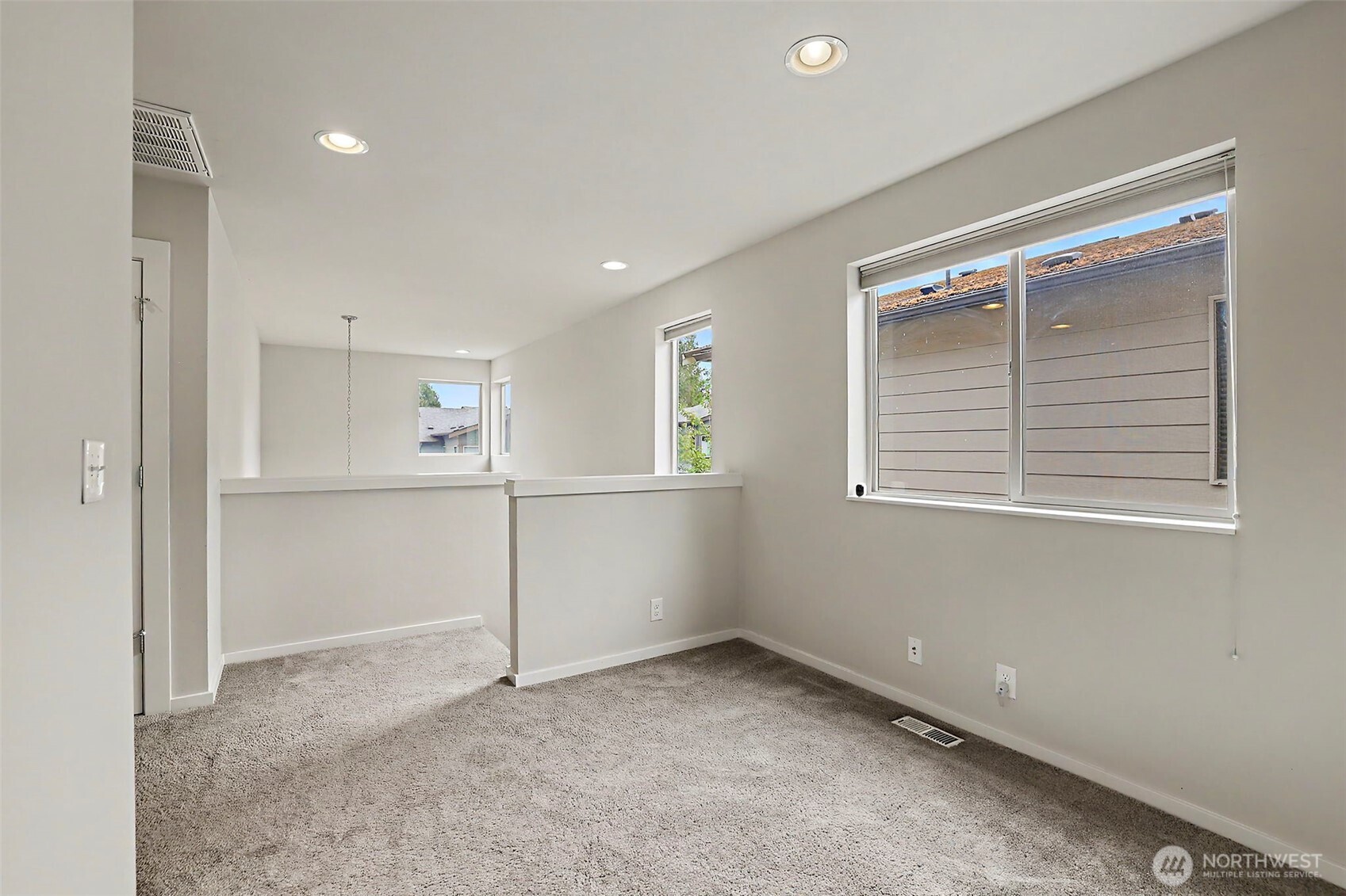 17511 92nd Place Property Photo 18