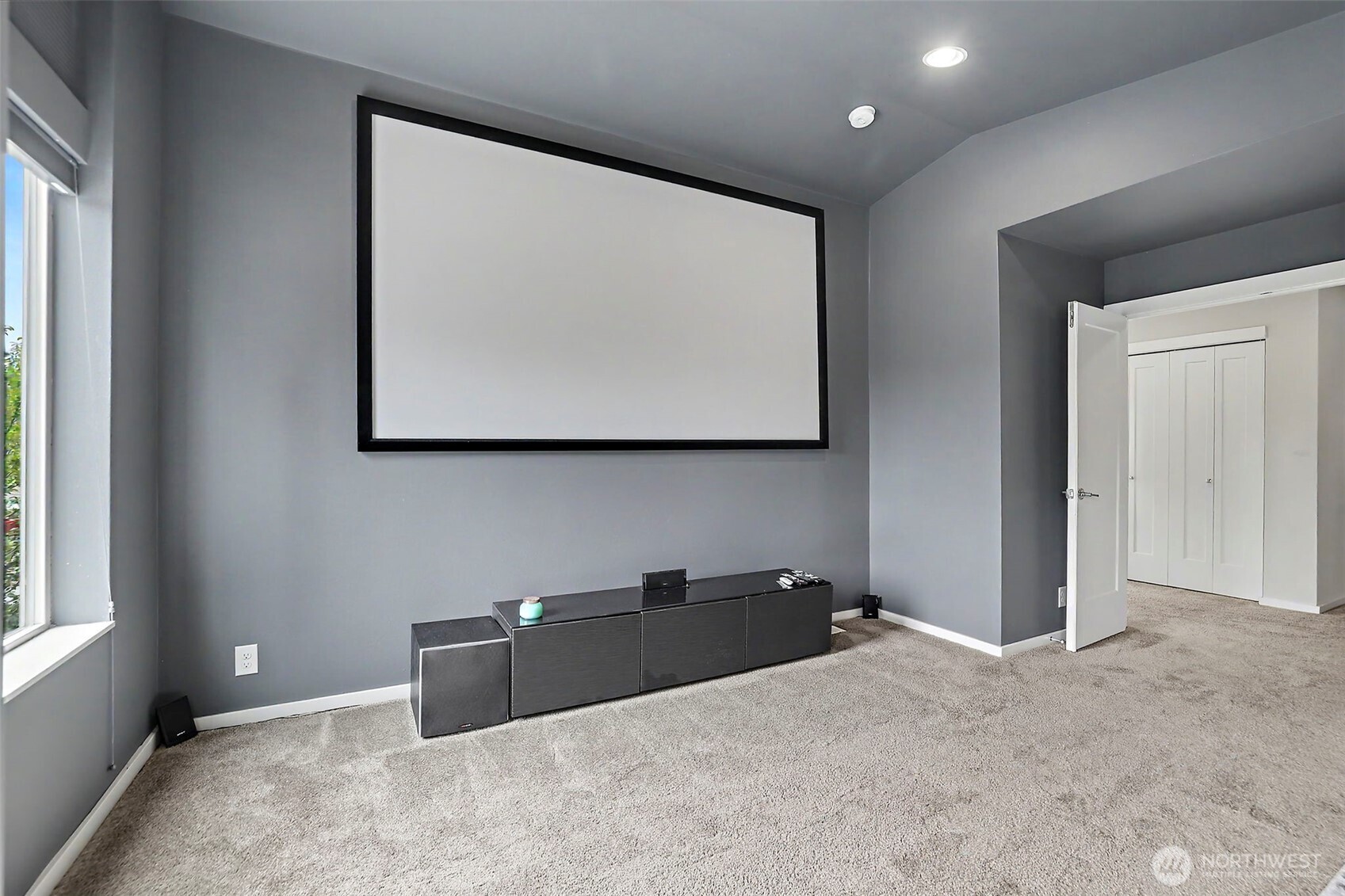 17511 92nd Place Property Photo 28