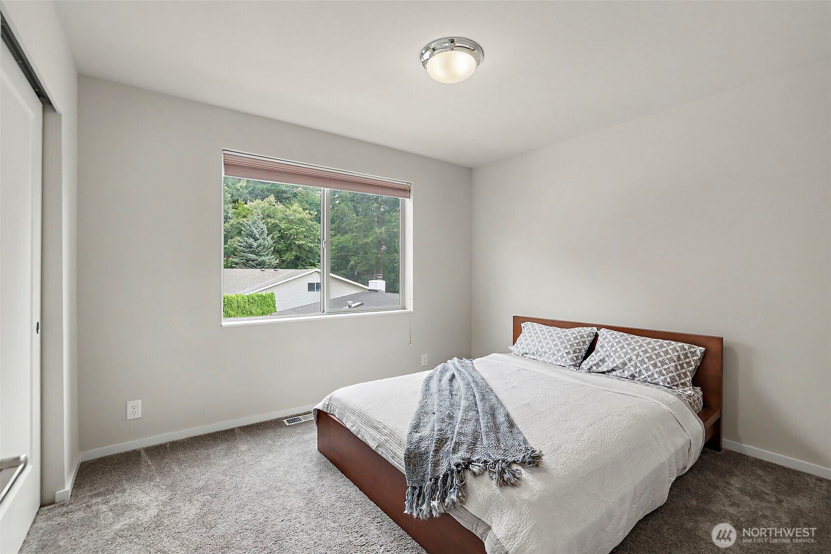 17511 92nd Place Property Photo 31