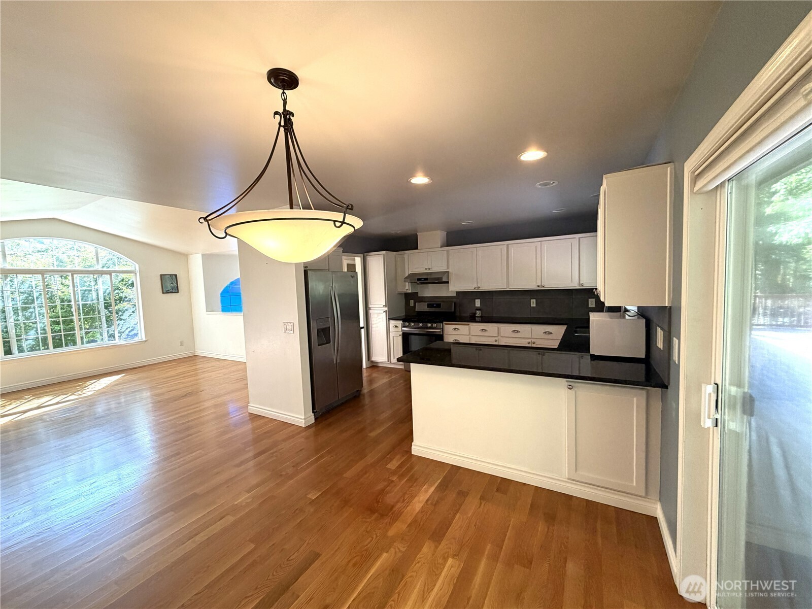4123 143rd Street Property Photo 5