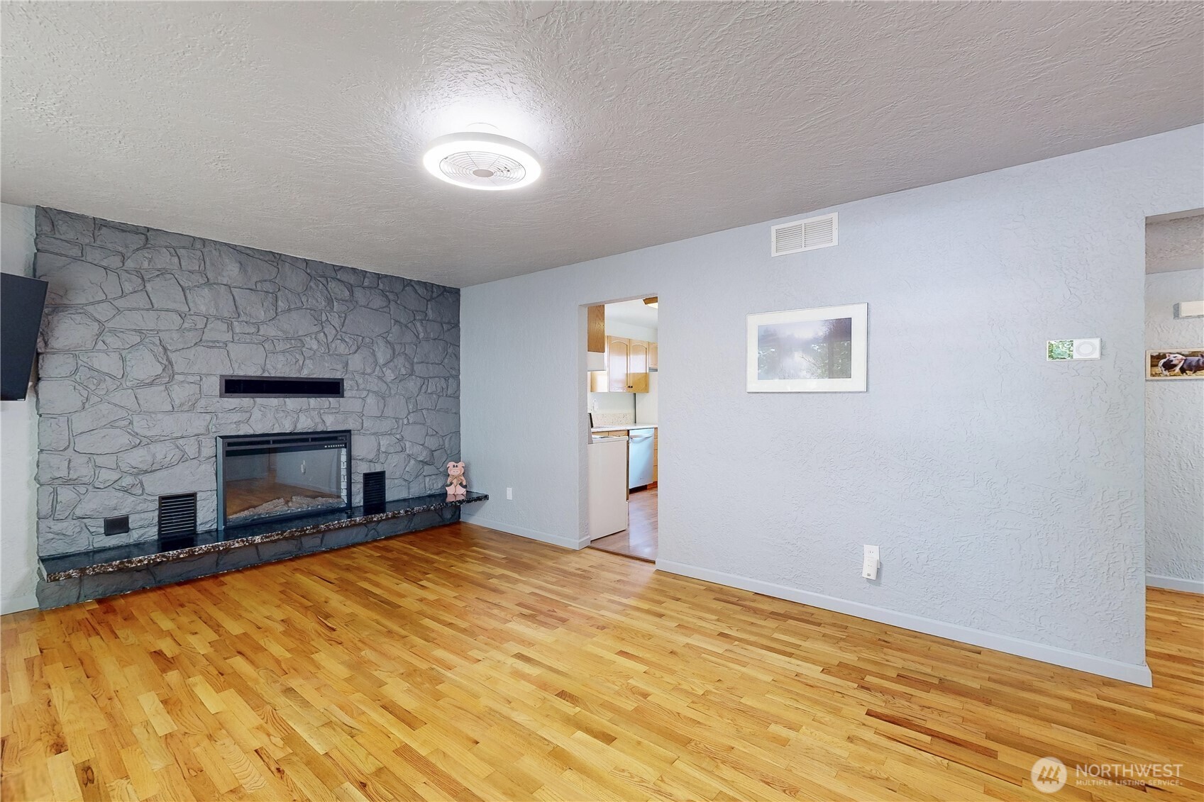 335 S Wilbur Avenue Property Photo 3