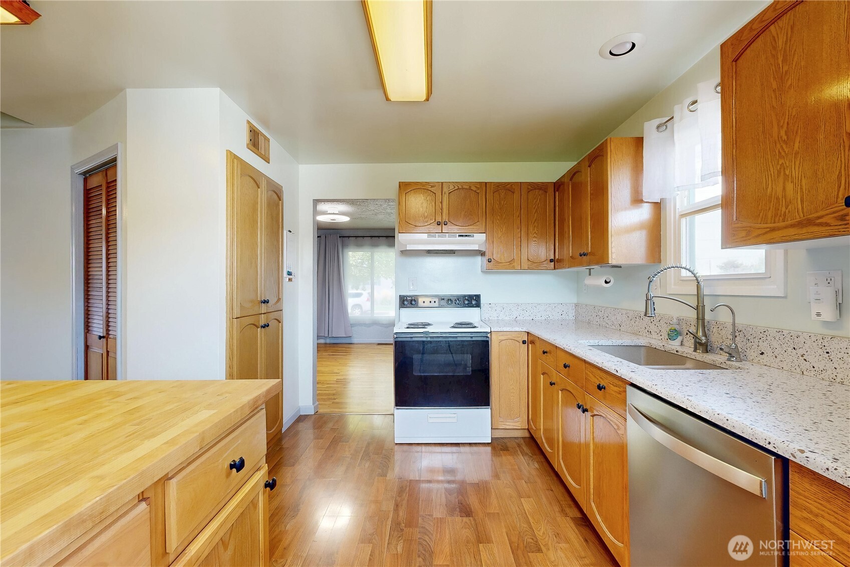 335 S Wilbur Avenue Property Photo 8