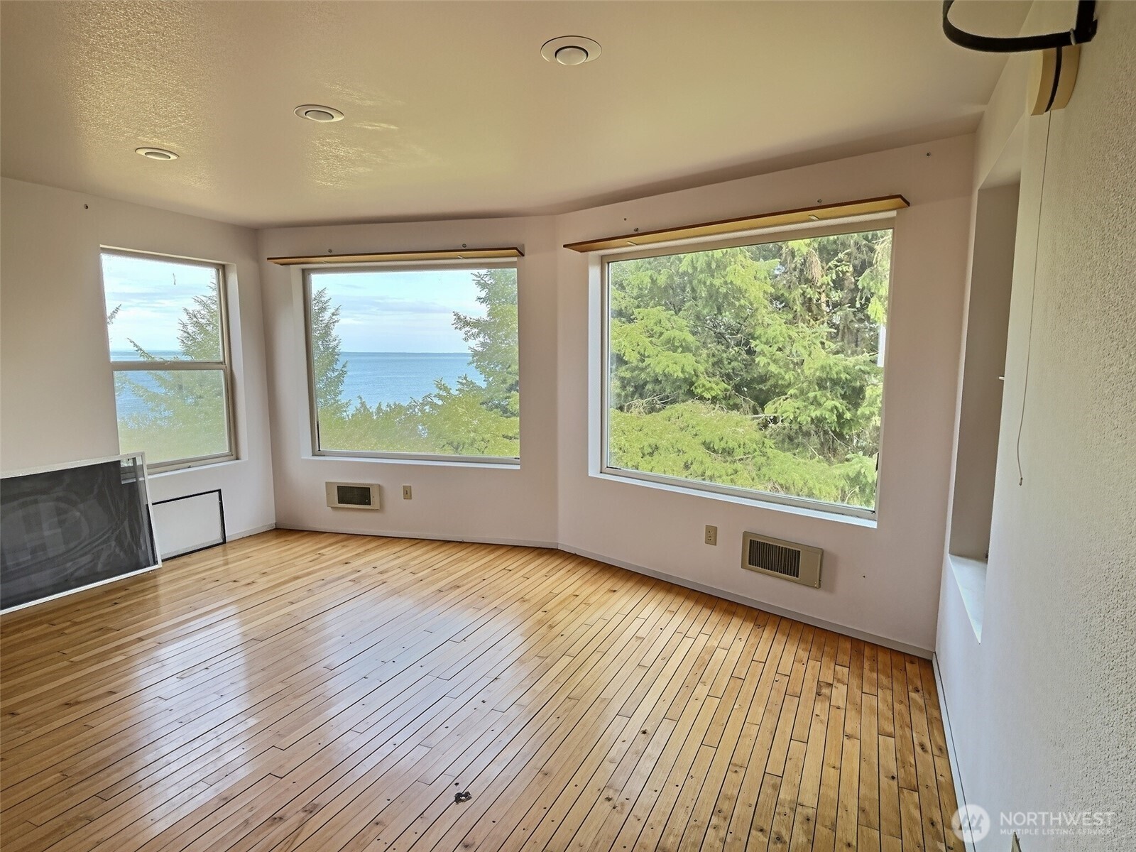 206 Sunrise Avenue Property Photo 7