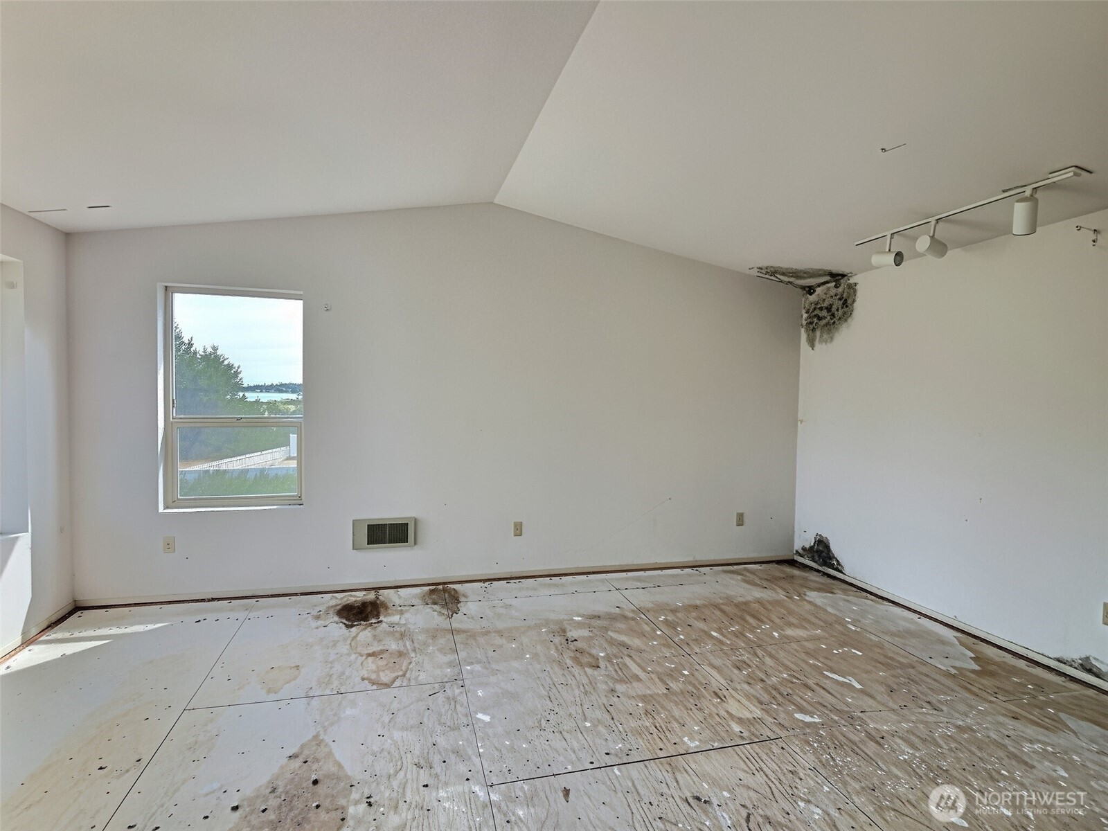 206 Sunrise Avenue Property Photo 11